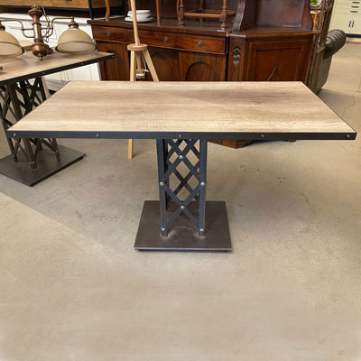 table_pied_metal