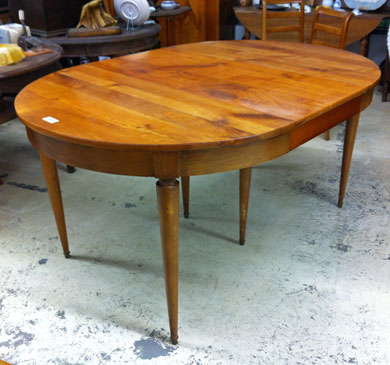 Nos meubles antiquités brocante vendus Table ronde de salle à manger second empire