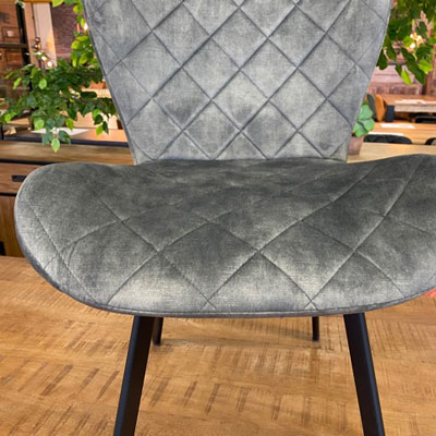 chaise_velours_gris