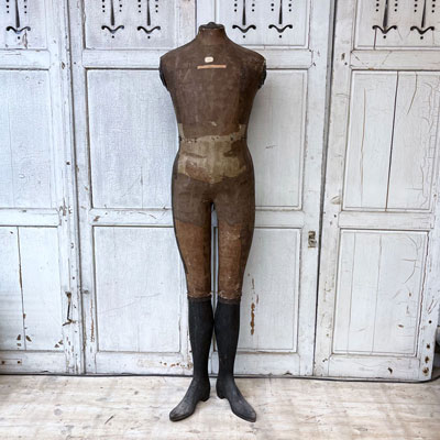 mannequin_napoleon3_bottes_en_bois