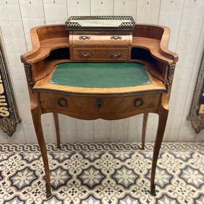 bureau_gradin_style_louisXV