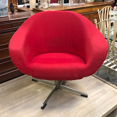 fauteuil_pivotant_rouge_pieds_chromes