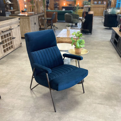 fauteuil_velours_bleu_vintage