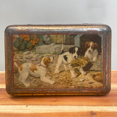 boite_ancienne_metal_chiens