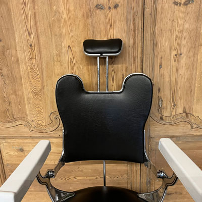 fauteuil_de_barbier_ancien_noir_blanc