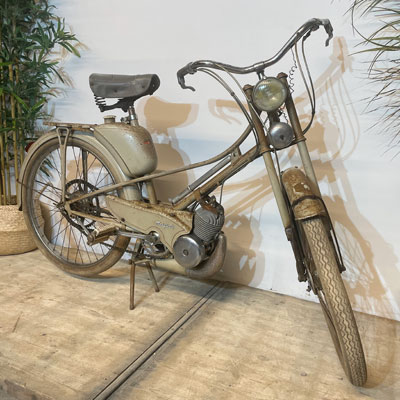 mobylette_ancienne_motobecane_1954