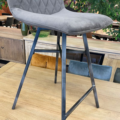 tabouret_en_velours_gris